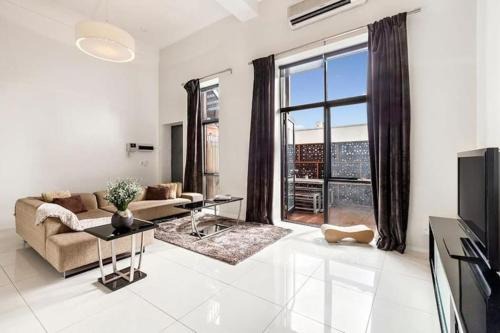 Huge 3 Bedroom 2 story Penthouse on Chapel Street