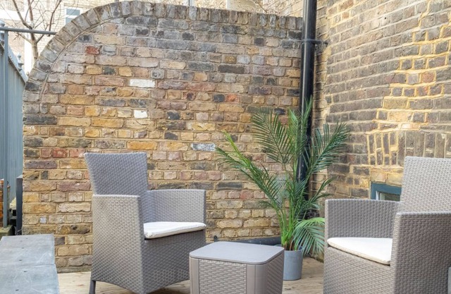 Huge 4BR Home near Liverpool St Station