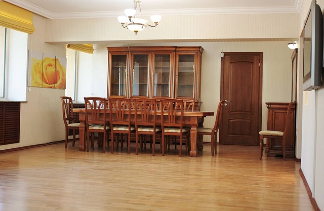 ENORMES 600 PIES, APARTAMENTO DE 3 DORMITORIOS + traslado