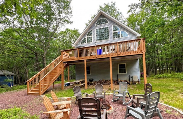 ⭐ Pocono Mountain Chalet ⭐ ¡Capacidad de hasta 14! 🏔️🎿🥾