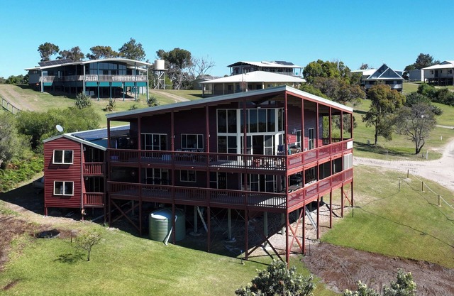 Large family holiday house Fraser Island (K'gari) Orchid Beach
