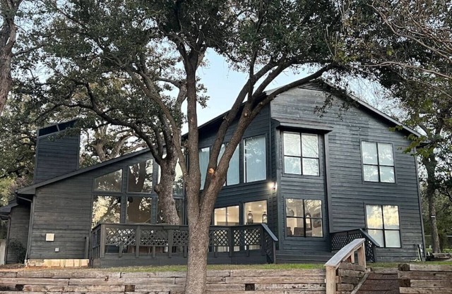 Huge Lakefront Getaway Hot Tub, Deck, Sleeps 16