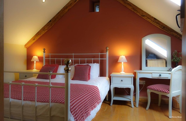 Beacons Barn-Granero-Lujoso-Baño privado con hidromasaje-Vista al campo
