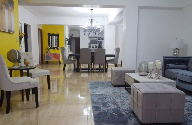Huge Luxury Penthouse, family friendly