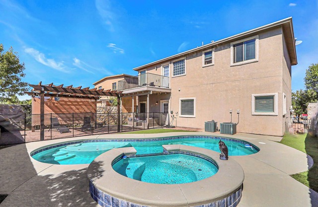 Huge Oasis Retreat>Arcade>Pool Table>Heated Pool & Spa>Super H on AirBB