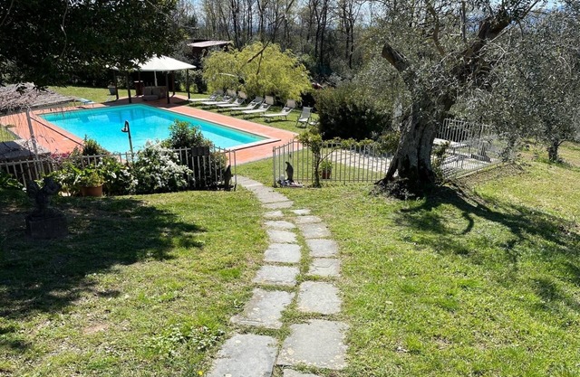 Villa vacacional con piscina, idealmente ubicada, con magníficas vistas