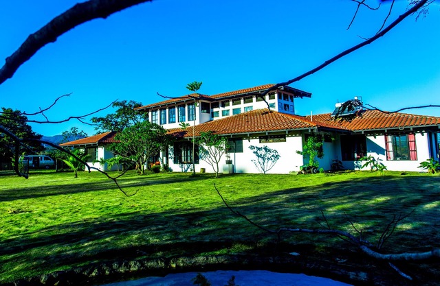 Enorme villa española con vistas al volcán, tucanes entre el aeropuerto y la playa