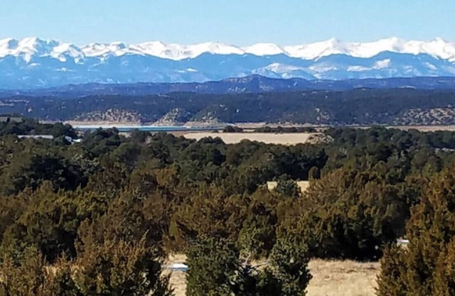 Huge Unit in Scenic Valley - Sleeps 8!