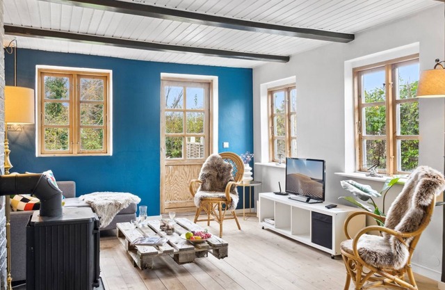 "Hughlek" - 1.5km from the sea by Interhome