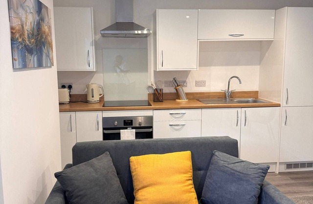 Hull Hideaway - Modern Apartment for 4