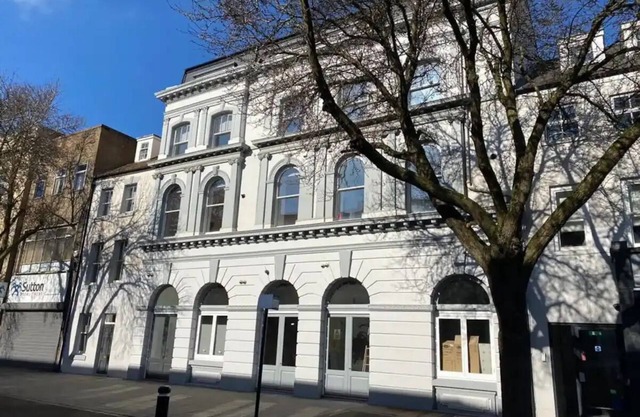 Hull Spacious Guest House-3