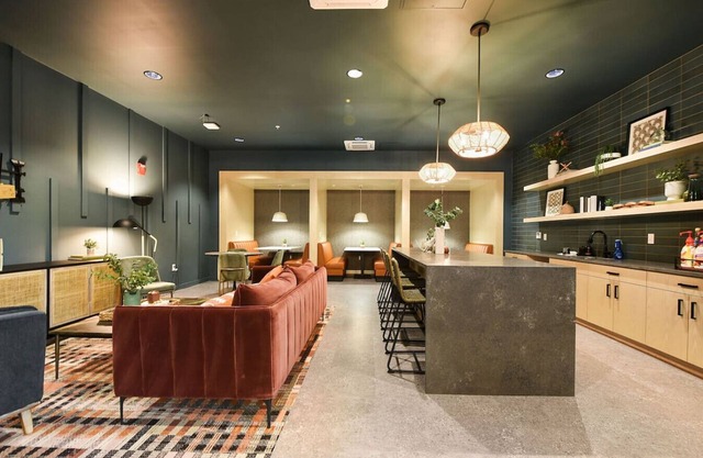 HULU+GYM with Parking Near UPMC|Shopping|Pitt Uni