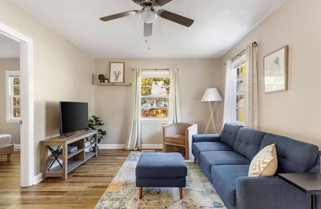Humble Home on Harrison | Mins to USC | Sleeps 4