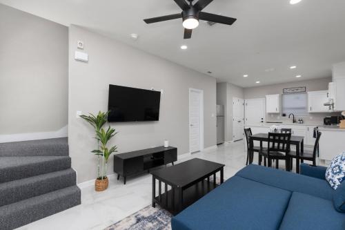 Hummingbird Apt 10