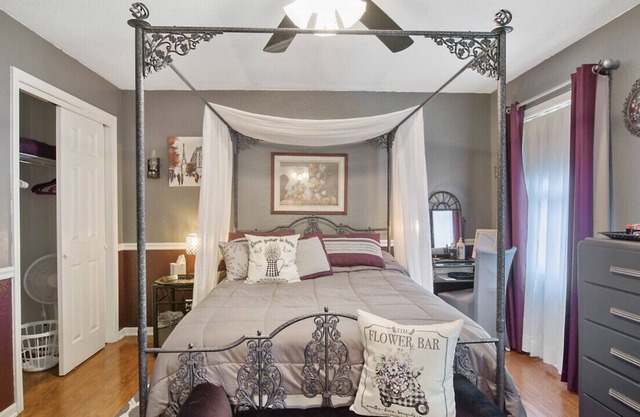 Hummingbird Inn - The Nora Rose Room - Lake Access, Hot Tub & More!