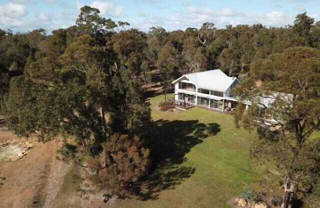 Hundred Acre Woodland Retreat - Nestled on 100 acres of serene land - Metricup