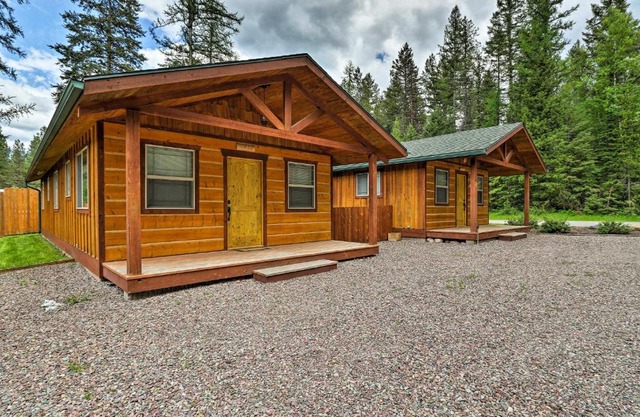 Hungry Horse Cabin Deck, Fire Pit, Near Glacier!