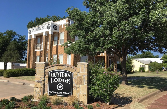 Hunters Lodge Motel