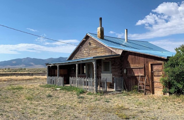 Hunting Cabin, Authentic 1800's, RUSTIC, Miner's fishing and Hunting Cabin