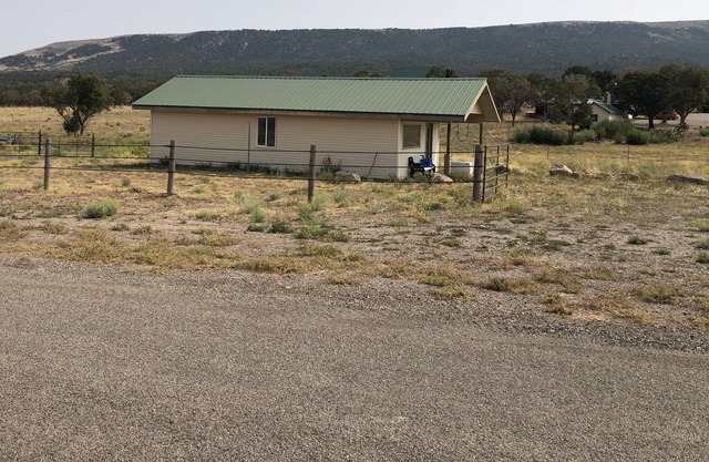Unidad 70 Cazadores de tierras públicas Dry Creek Basin Cabin Griffith and Company LLC