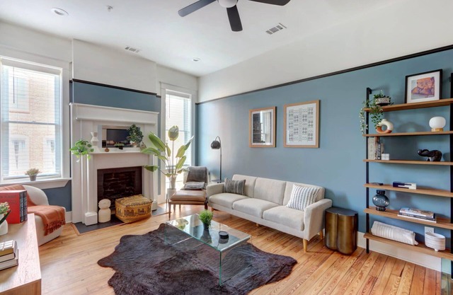 Huntingdon Lofts - 4 Condos, High Style, Sleeps 12