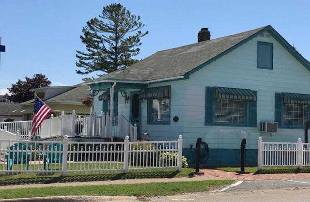 Huron Breeze Cottage - En el corazón de la histórica ciudad de Mackinaw