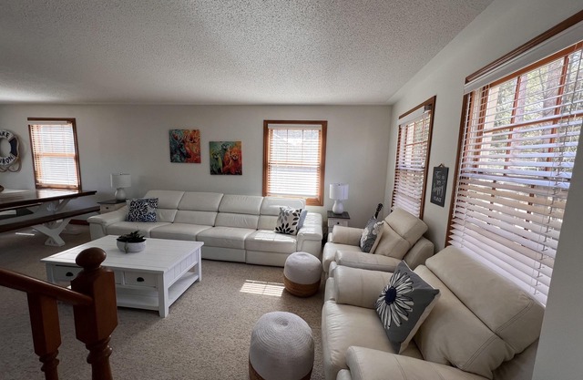 Huron Woods Cottage, a Short Walk to Private Beach & The Pinery!