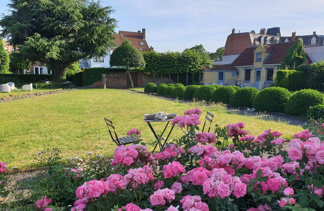 Huyze Lapin: Ruime Woning met Tuin & Zwembad, op Wandelafstand van Brugge