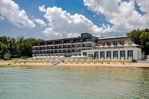HVD Nympha Hotel - Private Beach & Free Parking