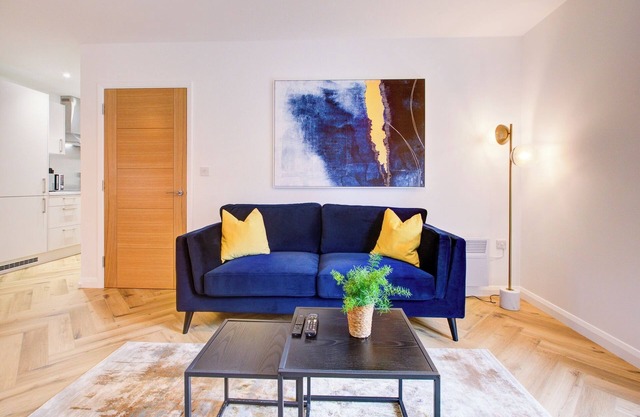 Hybrid Resi - Mitcham |3 Bed Apartment