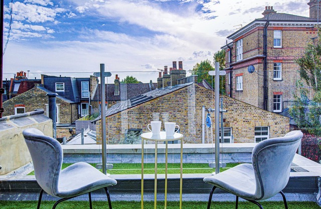 Hybrid Resi - Mitcham |3 Bed Apartment
