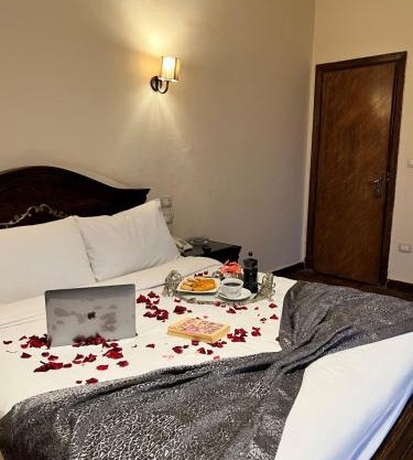Hyde Park House Hotel