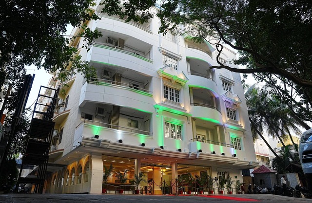 Hyde Park Hotel