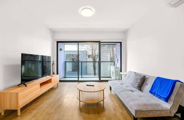 Hyde - Perfect Two-Level Parkville Apt w parking!