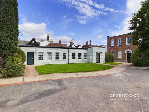 Hythe Retreats