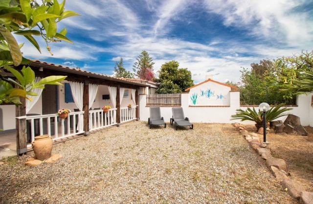 Villa a 600m del mar con jardín y aire acondicionado.