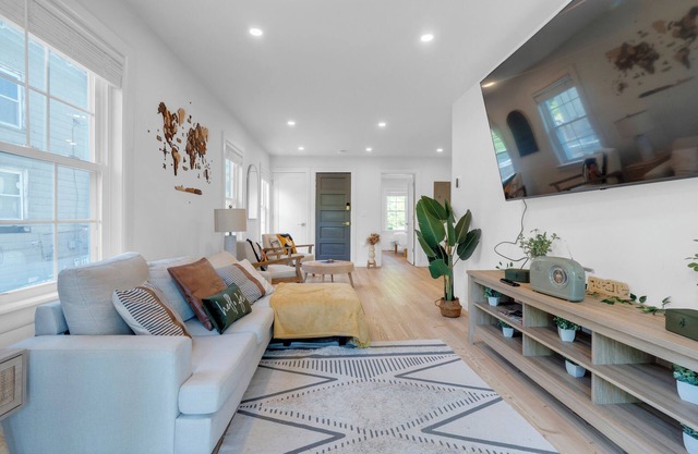 i Tranquil 3-Bedroom Getaway in Historic Salem, MA