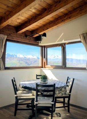 Iacobhouse, casa con giardino esclusivo e parcheggio privato con vista sul Gran Sasso
