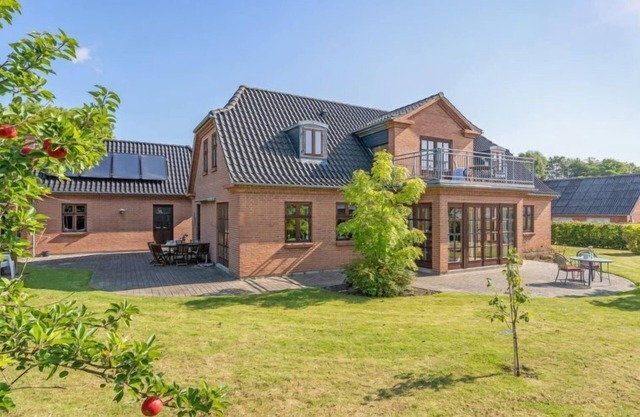 "Iarund" - 500m to the inlet by Interhome