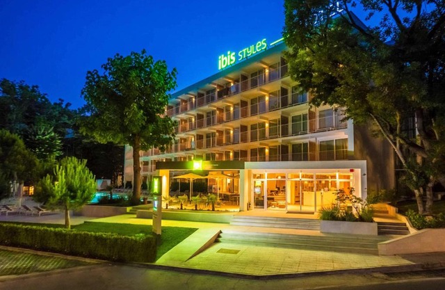 ibis Styles Golden Sands Roomer Hotel