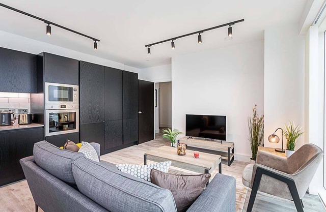Icon Tower Flat II