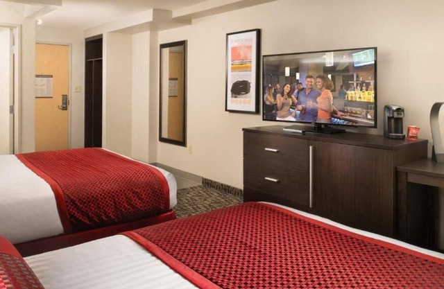 Iconic Las Vegas Strip! 2 Pools, Casino & Game Room, Close to Stratosphere Tower