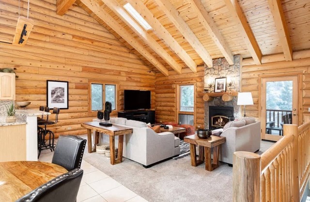 Iconic Log Cabin Escape | Idaho Springs | Hot Tub