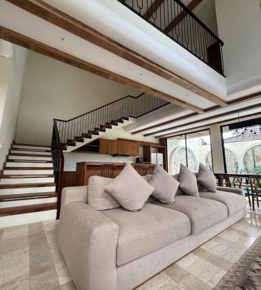 Tuluscoliving Villa