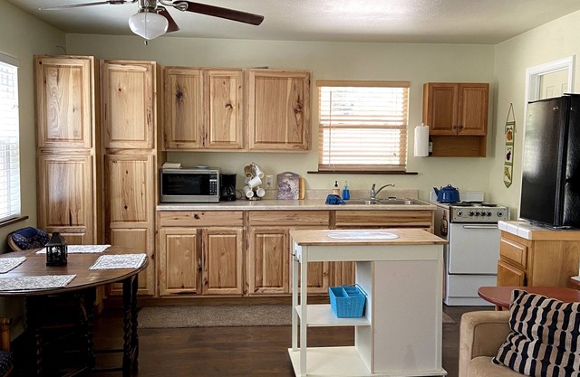Idaho City-Mountain Living-quiet-studio Idaho