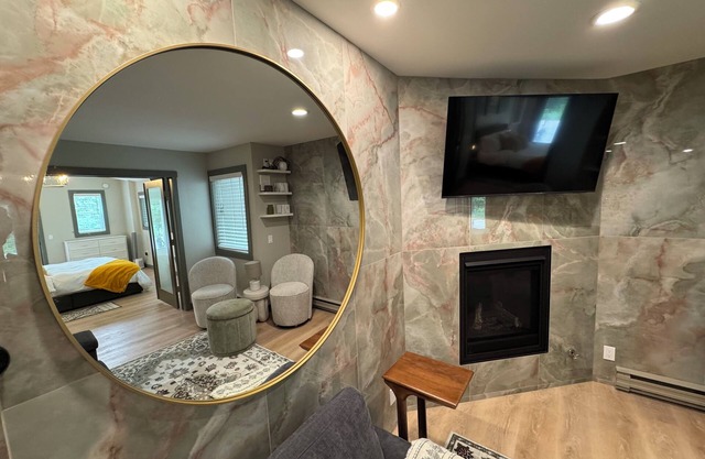 Idaho Pine Condo at Schweitzer Ski Resort, 2 bedroom, 1 bath, high-end finishes.