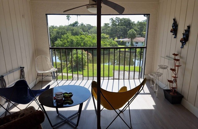 Ideal 2-bed/2-bath condo at Whitaker Bayou.