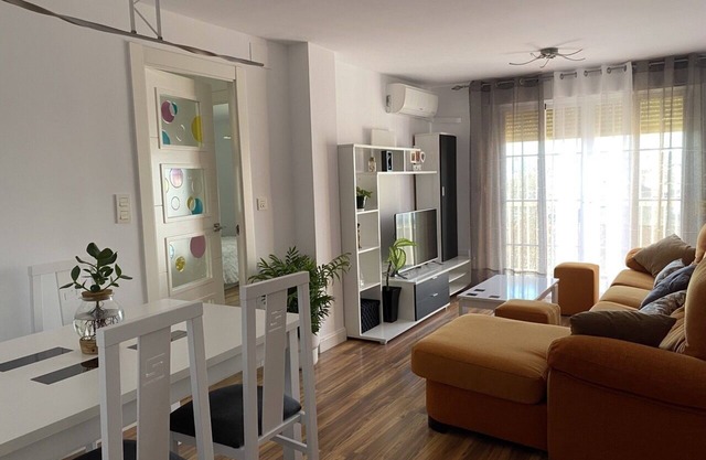 Apartamento ideal para familias justo al lado de metro y autobús.