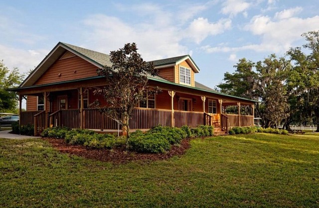 River Ranch Getaway In front of Water Park & Rodeo