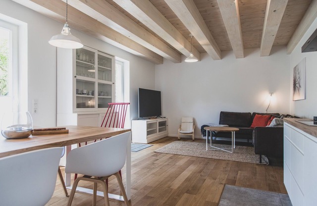 "Ideal family vacation: Comfortable vacation apartment with garden near the sea"